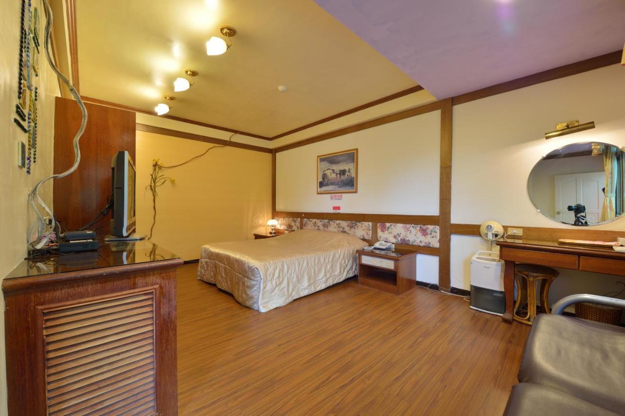 לוגו Shinmingshan Holiday Inn מראה חיצוני תמונה