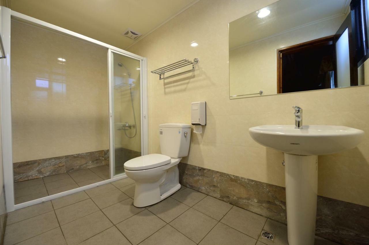 לוגו Shinmingshan Holiday Inn מראה חיצוני תמונה